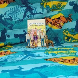 Scooby-Doo Kids Toy Set with Throw Blanket 59x38